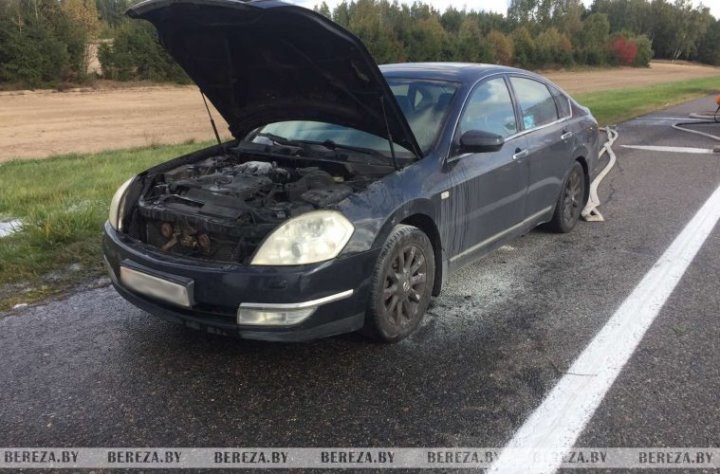 На трассе М1 в Брестской области горел автомобиль
