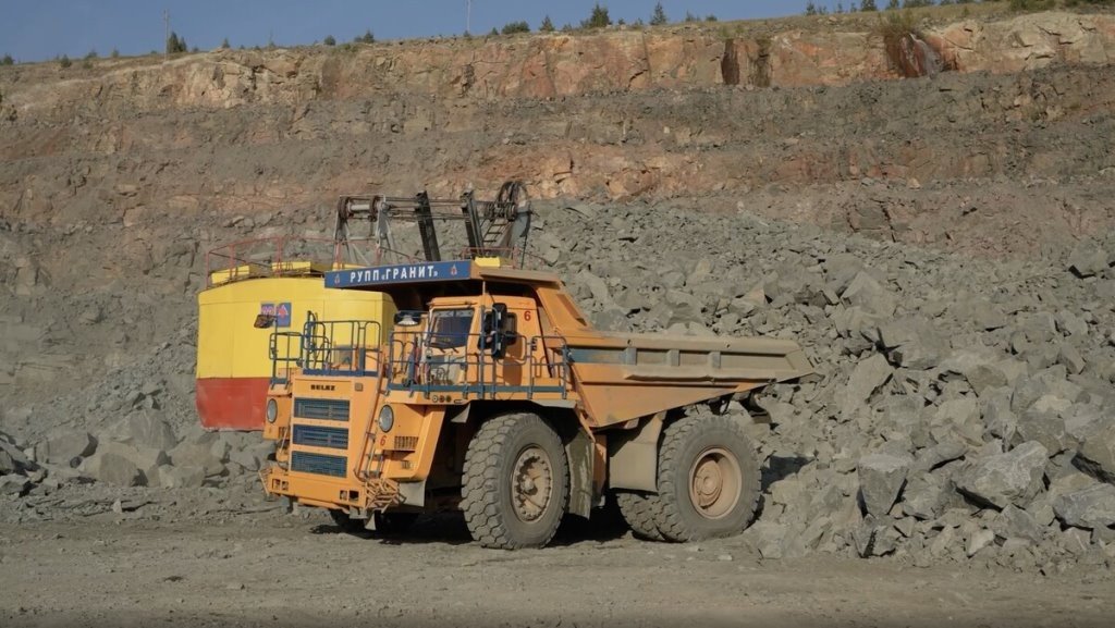 Как работается в живописном карьере «Микашевичи» на БелАЗах на 130, 90 и 60 тонн