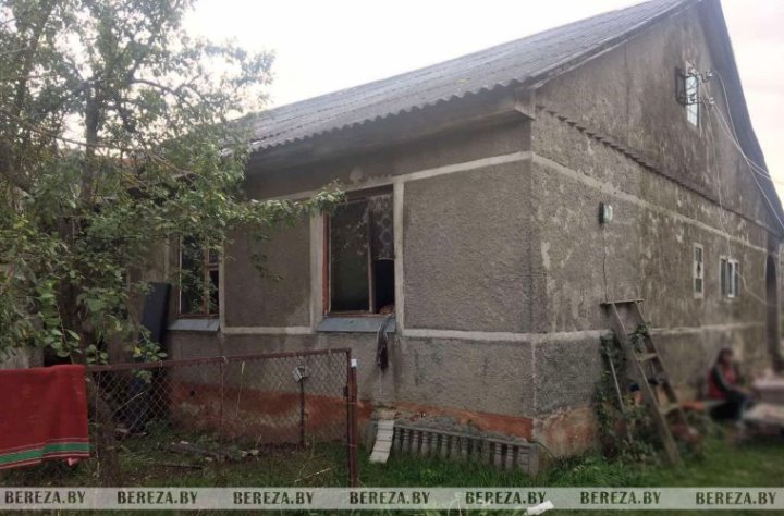 В Белоозерске горел жилой дом