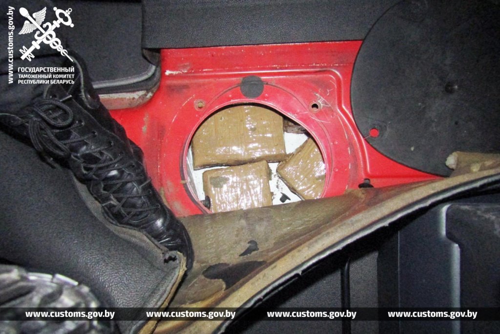 Россиянин пытался ввезти в Беларусь 154 кг гашиша – не вышло