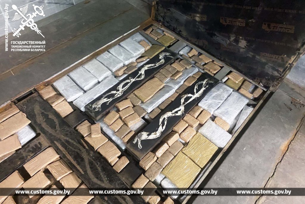 Россиянин пытался ввезти в Беларусь 154 кг гашиша – не вышло