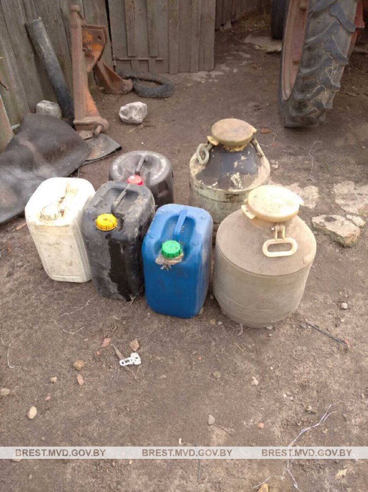 В Брестской области милиционеры выявили факты незаконного хранения топлива и комбикорма