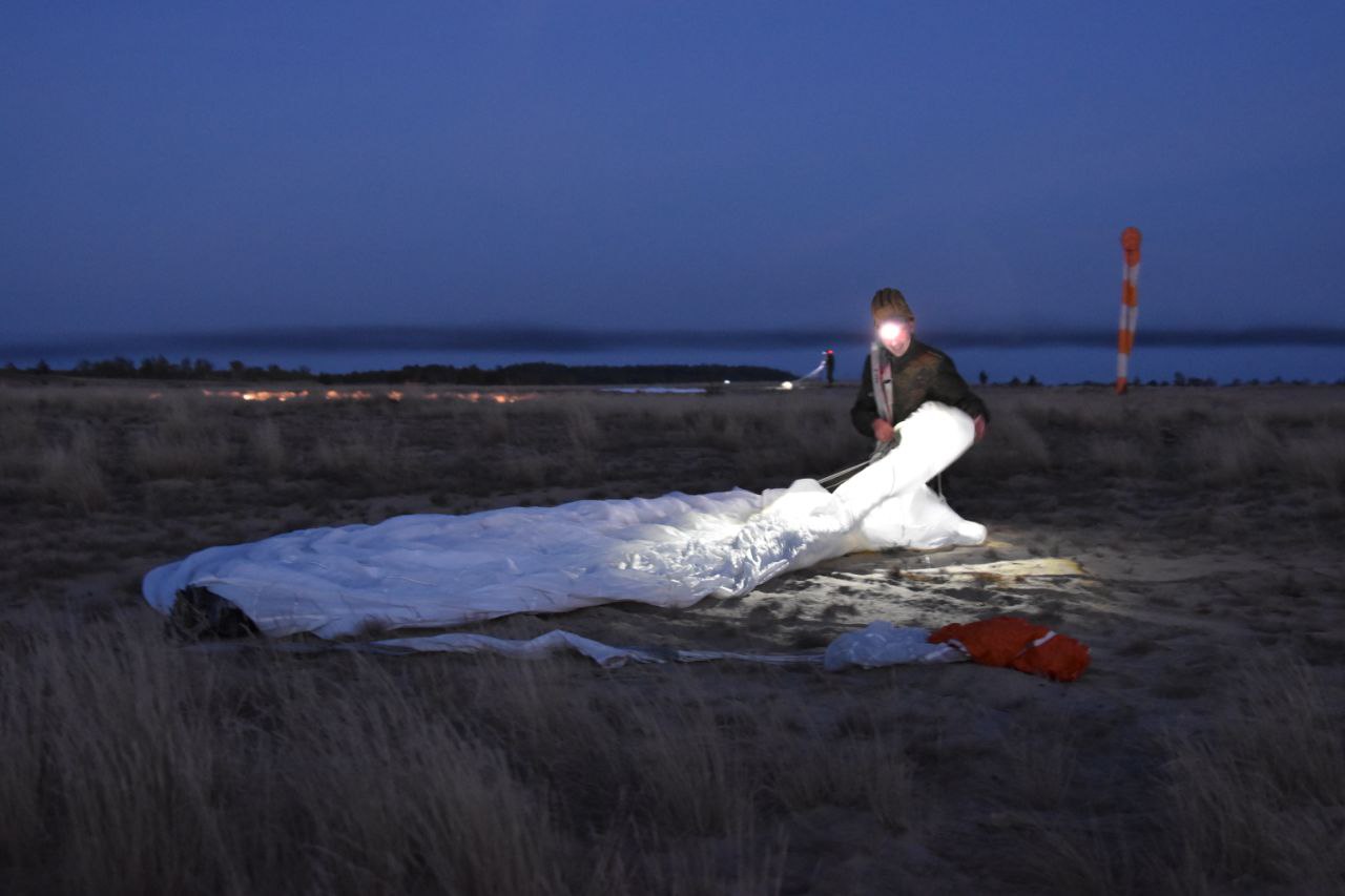 Сегодняшние прыжки из самолета Ил-76МД под Брестом. Смотрите фото