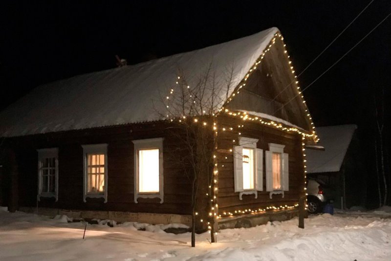 Ветхий дом стоил $500: как семья из Минска переехала в заброшенную деревню