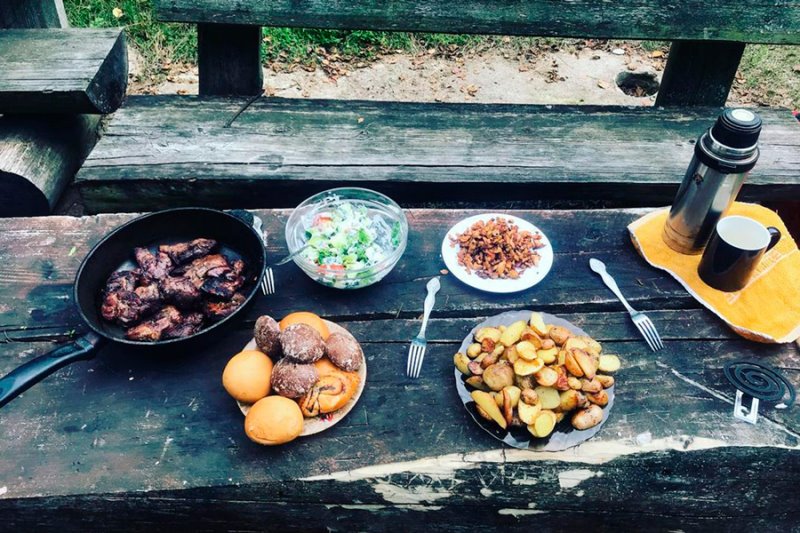 Ветхий дом стоил $500: как семья из Минска переехала в заброшенную деревню