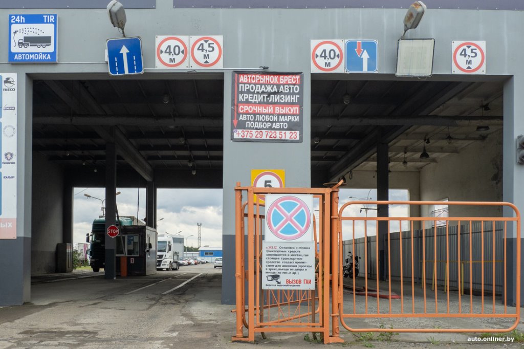 Пару свежачков из Европы и сплошная «бэушка». Что теперь продают на брестском авторынке?