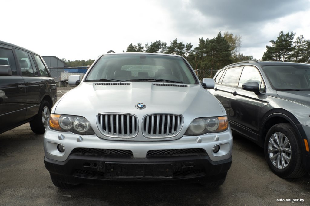 Пару свежачков из Европы и сплошная «бэушка». Что теперь продают на брестском авторынке?