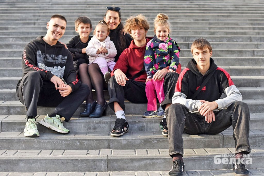 Истории больших семей из Беларуси, которые вдохновляют