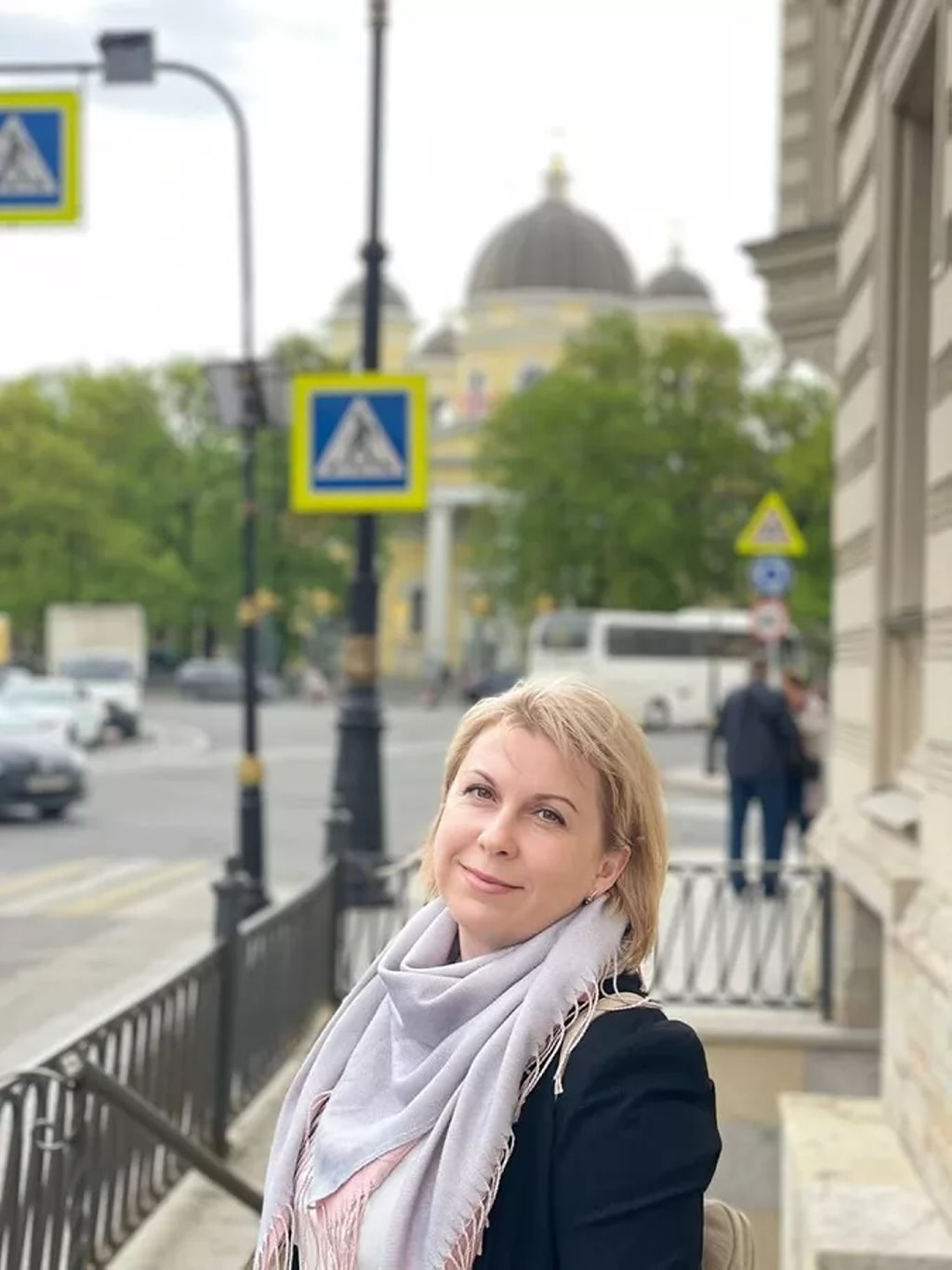 Семья белоруски и иранца: восемь дочерей и платья на каждую годовщину свадьбы