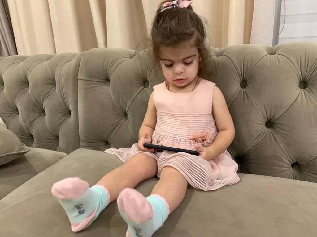 Семья белоруски и иранца: восемь дочерей и платья на каждую годовщину свадьбы