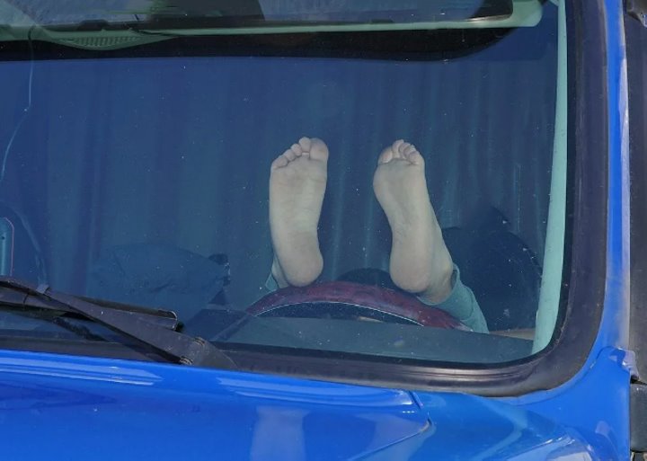 Белорус уснул в кабине фуры посреди автобана в Германии