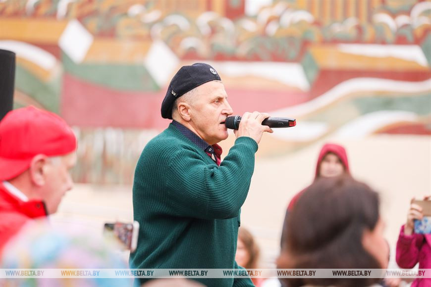 В ритме вальса: Брестский городской духовой оркестр закрывает сезон уличных концертов