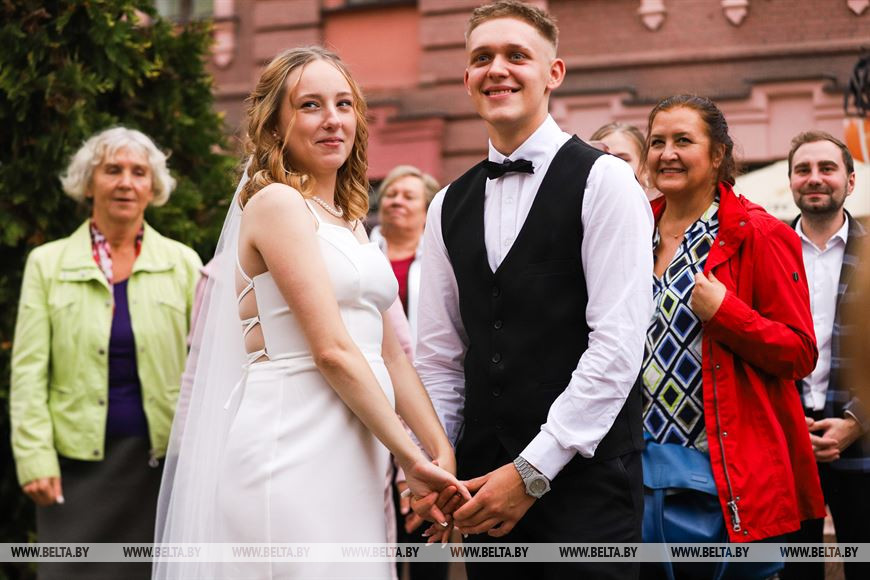 В ритме вальса: Брестский городской духовой оркестр закрывает сезон уличных концертов