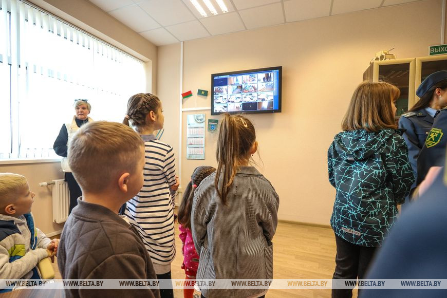 Для посещения нужен пропуск. Дети сотрудников Брестской таможни побывали на работе у своих родителей