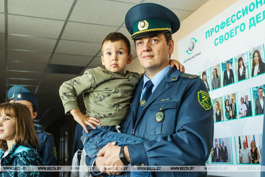 Для посещения нужен пропуск. Дети сотрудников Брестской таможни побывали на работе у своих родителей