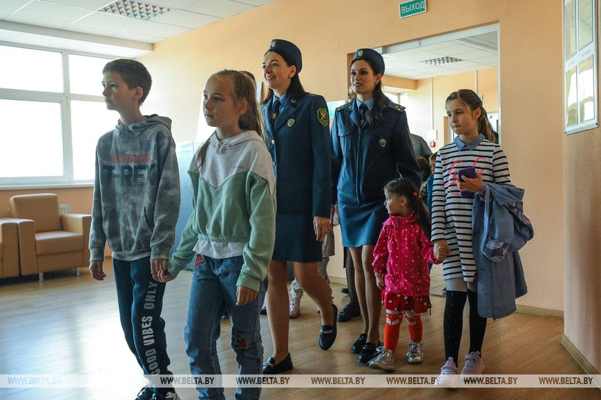 Для посещения нужен пропуск. Дети сотрудников Брестской таможни побывали на работе у своих родителей