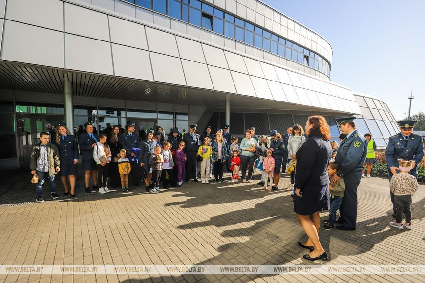 Для посещения нужен пропуск. Дети сотрудников Брестской таможни побывали на работе у своих родителей