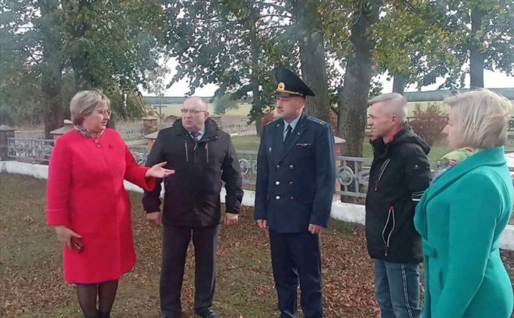 Прокурор Пружанского района встретился с людьми, которые хранят память о Тихоне Баране – 12-летнем мальчике, повторившем подвиг Сусанина