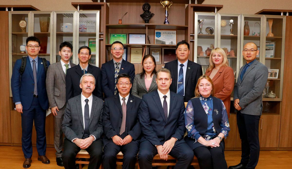 В БрГУ имени Пушкина открыли кабинет китайского языка в рамках визита делегации из Аньхойского университета