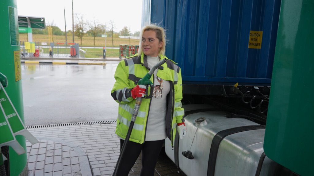 Не только хлопцы идут в дальнобой! Интервью с дальнобойщицей из Беларуси