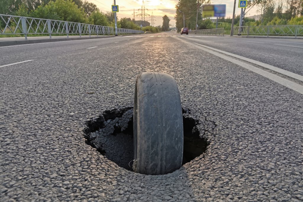 Белорусы смогут пожаловаться на плохие дороги на горячую линию