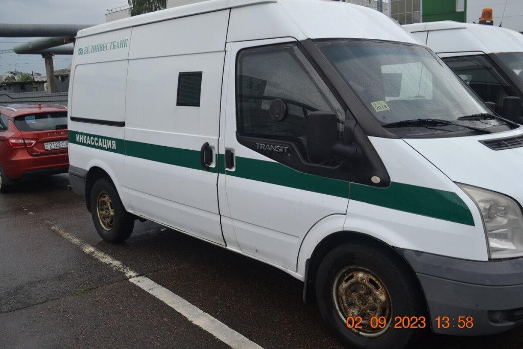 В Беларуси продают 25 инкассаторских машин. Вот сколько за них просят