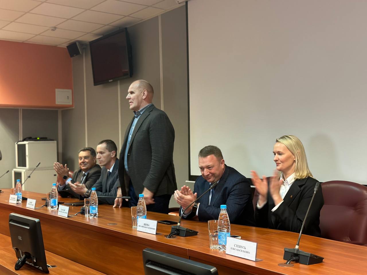 Знаменитый борец Александр Карелин посещает Брест