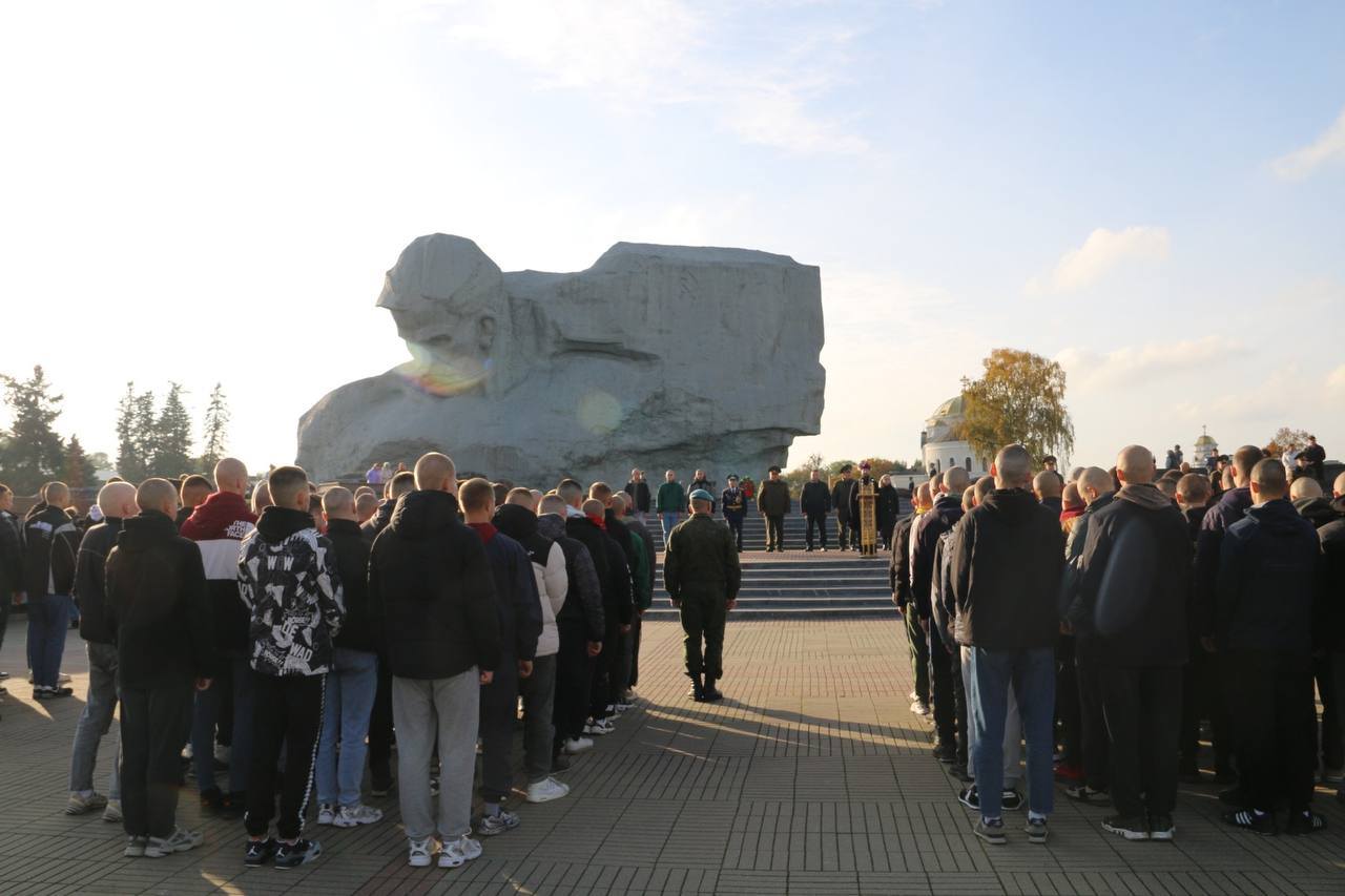 Порядка 180 призывников Брестчины получили напутствие от представителей власти, общественных организаций и ветеранов