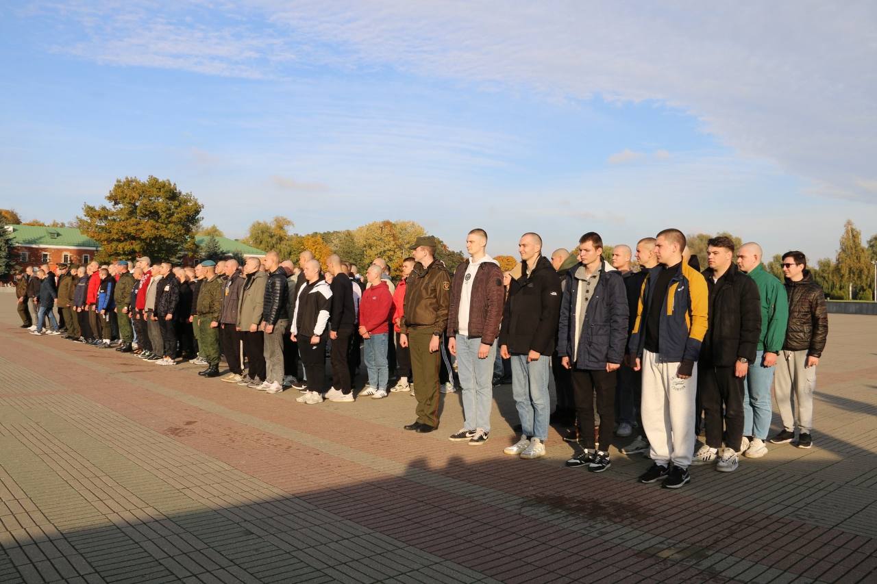 Порядка 180 призывников Брестчины получили напутствие от представителей власти, общественных организаций и ветеранов