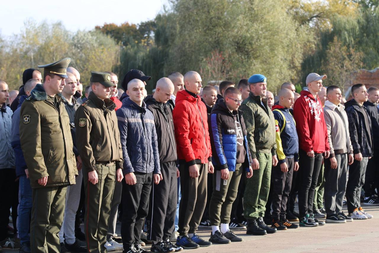 Порядка 180 призывников Брестчины получили напутствие от представителей власти, общественных организаций и ветеранов