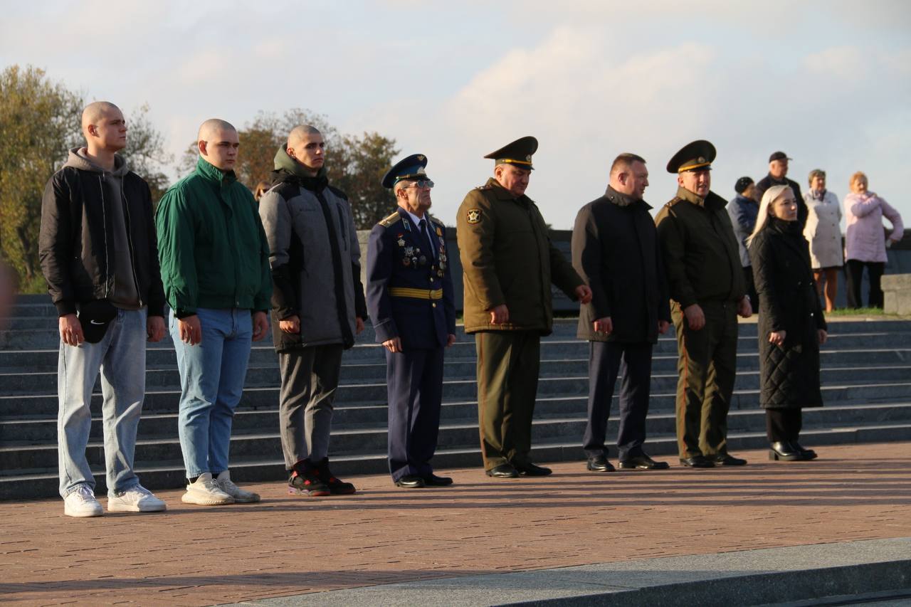 Порядка 180 призывников Брестчины получили напутствие от представителей власти, общественных организаций и ветеранов