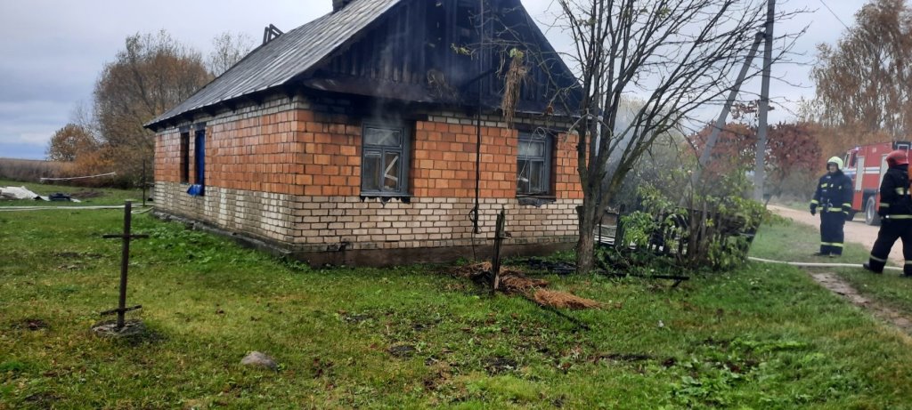 В Каменецком районе произошел пожар. Хозяйка дома госпитализирована