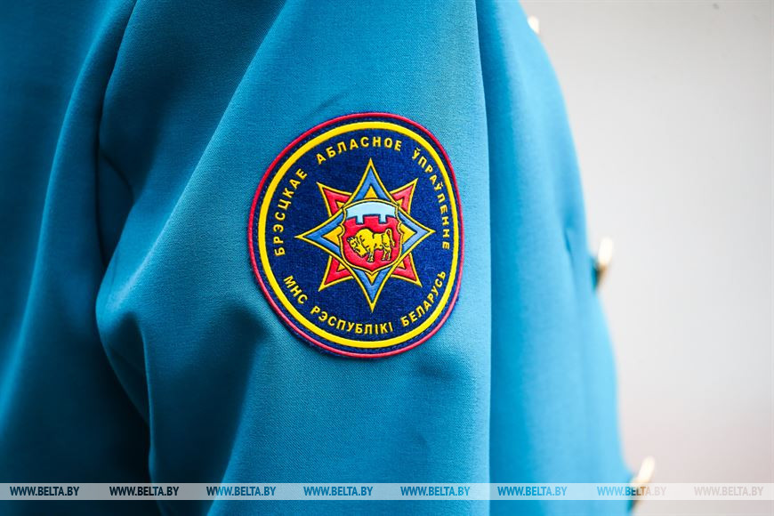 «Дочь родилась в день первого дежурства». Врач из Бреста о службе в МЧС и воспитании себя в отцовстве