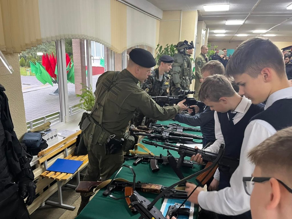 В Бресте состоялось открытие военно-патриотического клуба «Дубровский форт»