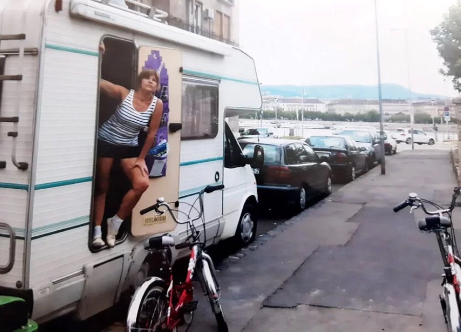 Море кошек и жизнь в доме на колесах: белорусы делятся историями из поездок за границу