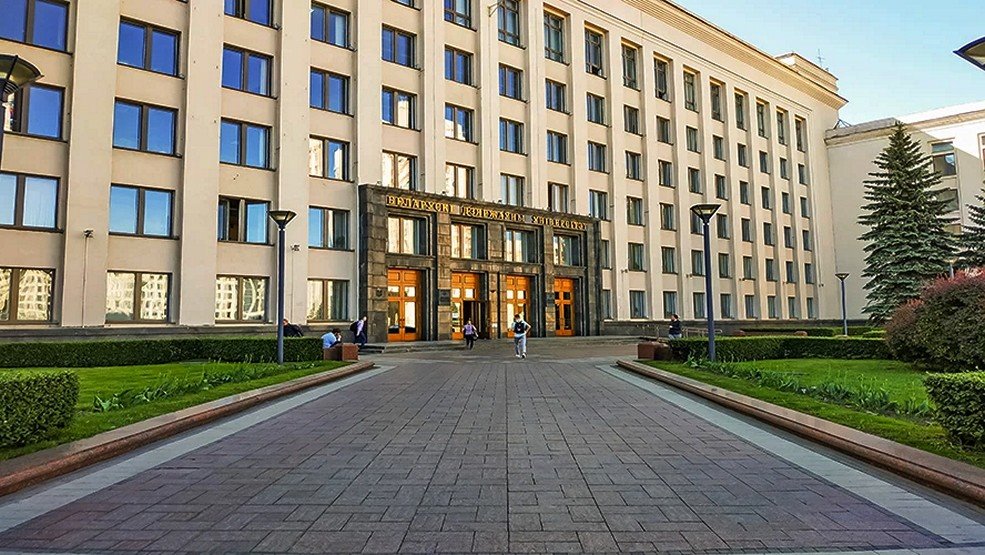 До 6 000 за год обучения. Узнали, на каких специальностях в белорусских вузах самые высокие ценники