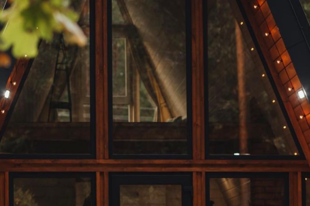 Тренд 2023 года! Треугольные домики в лесу, в которых обязательно стоит побывать!