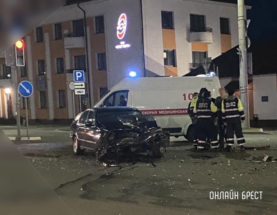 Вечером в Бресте на Машерова произошло ДТП. Рассказываем подробности