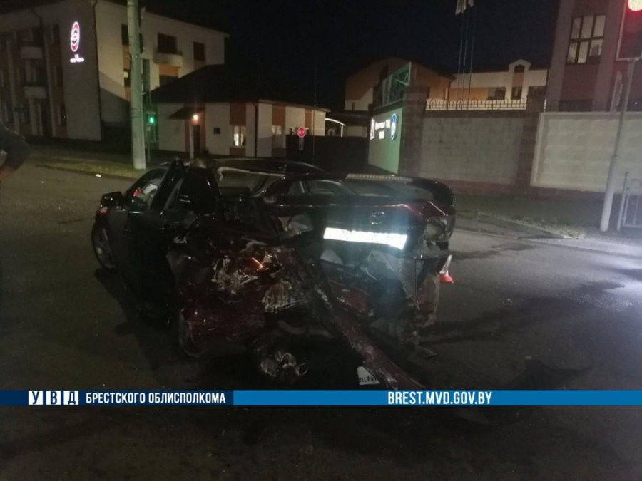 Вечером в Бресте на Машерова произошло ДТП. Рассказываем подробности