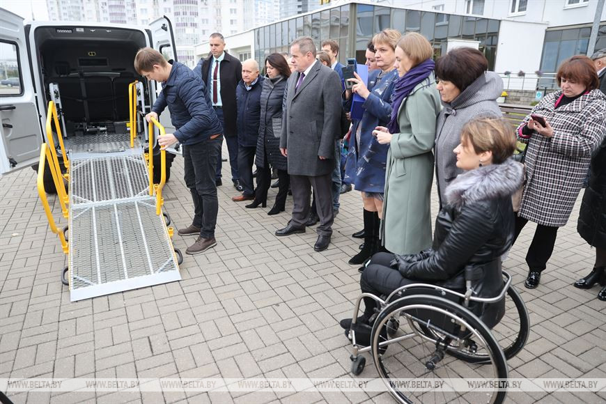 13 автомобилей от ОАО «Брестмаш» переданы социальным службам Гомеля и Могилева