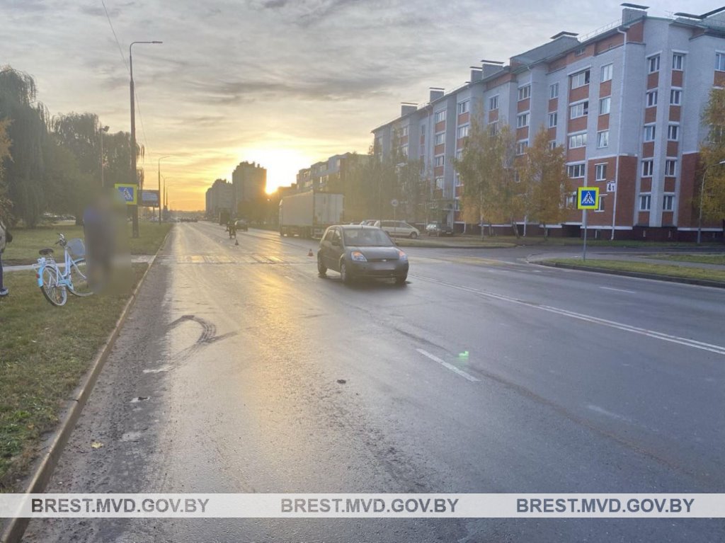 Кобринчанка совершила наезд на 52-летнюю велосипедистку