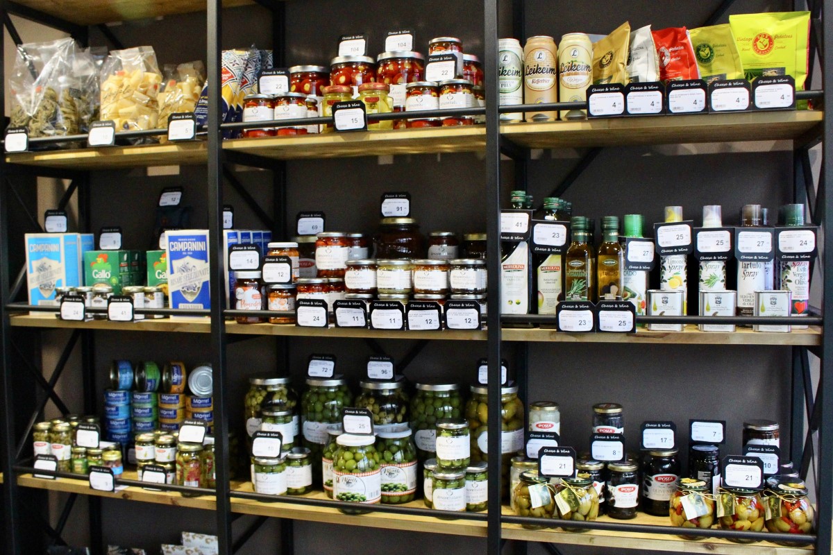 Как подобрать сыр к вину? Подскажут профессионалы магазина «Cheese & Wine» в Бресте.