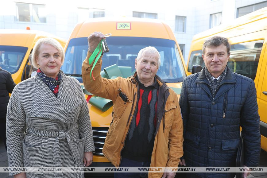 Именинская СШ в Кобринском районе получит автобус МАЗ для подвоза детей