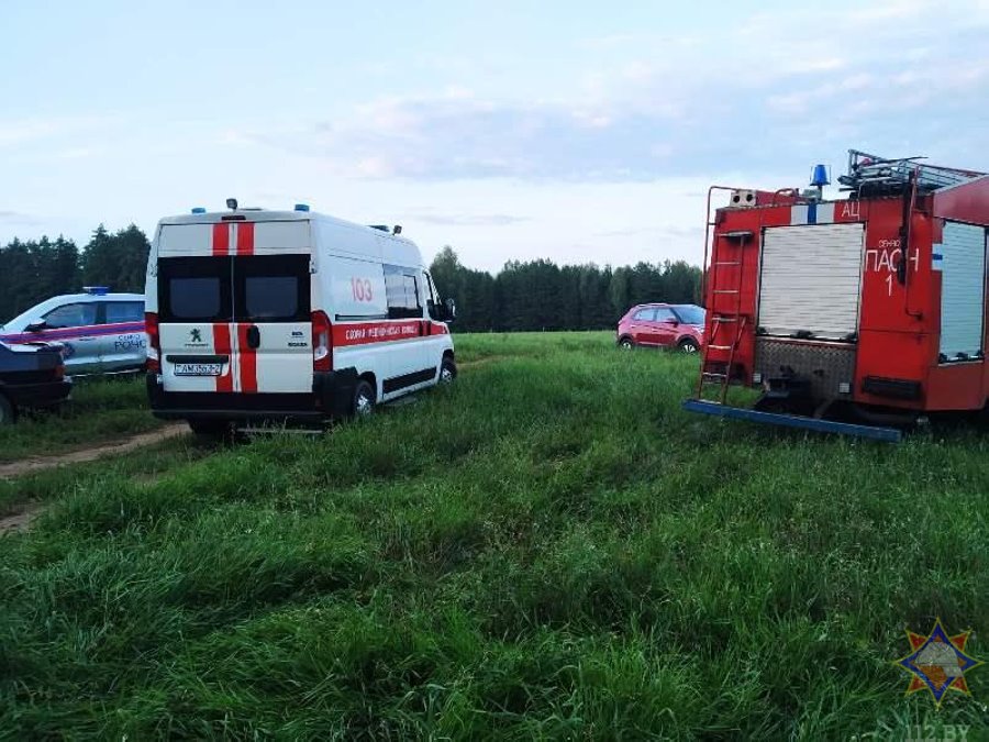 В Беларуси две девочки-сестры утонули в озере, плавая на надувном матрасе