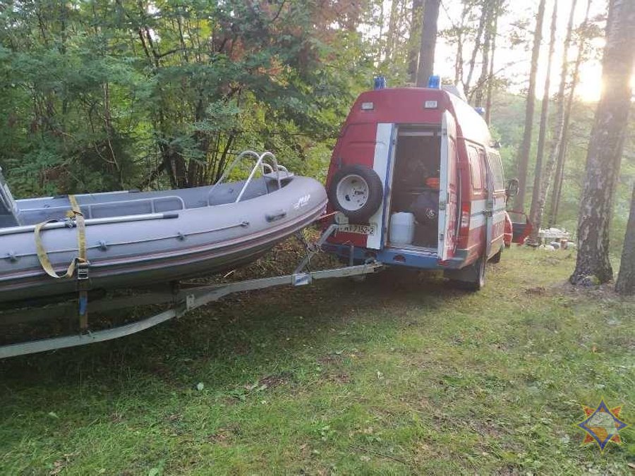 В Беларуси две девочки-сестры утонули в озере, плавая на надувном матрасе