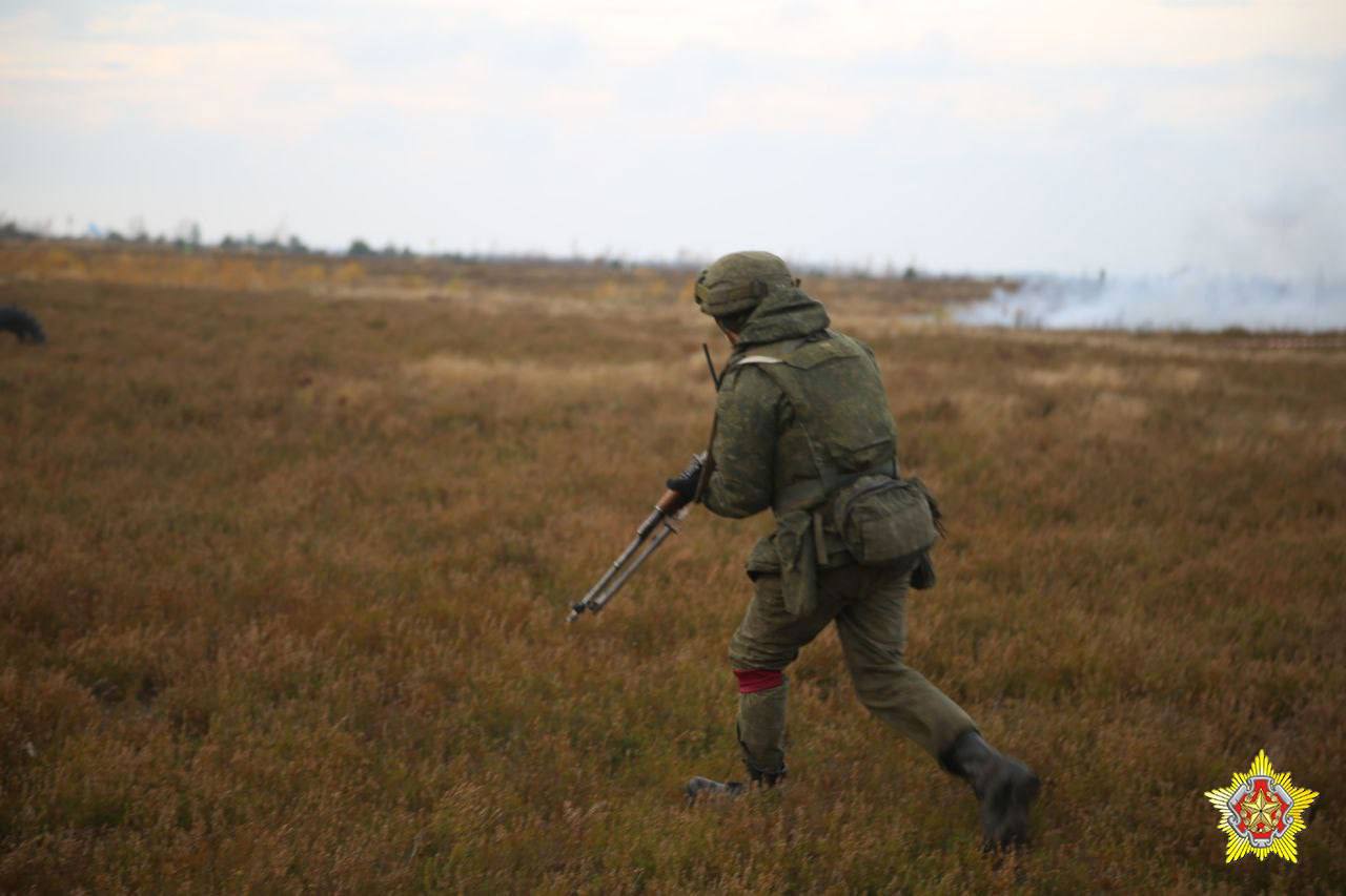 На Брестском полигоне с подразделениями 38-й отдельной гвардейской десантно-штурмовой бригады прошло батальонное тактическое учение с боевой стрельбой