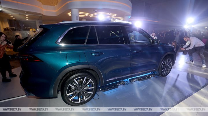 Создать свой двигатель и местный электромобиль. Как меняется автомобильный рынок в Беларуси в новых условиях?