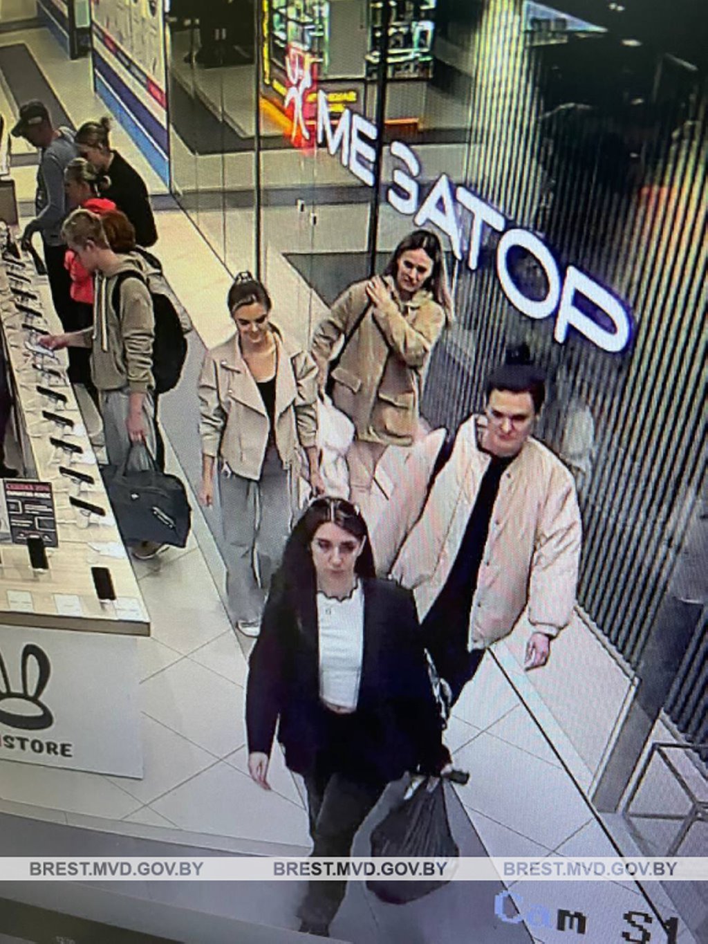 В Бресте милиция устанавливает личности женщин. Смотрите фото