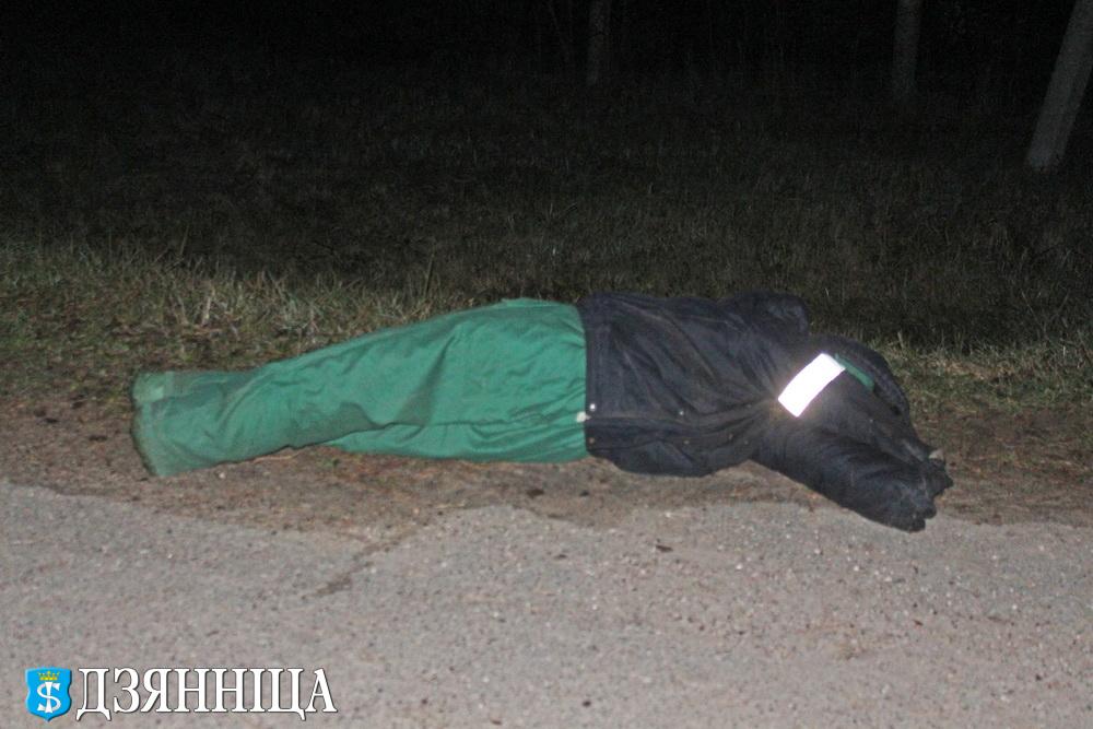 В ГАИ проверили, сколько водителей остановятся рядом с лежащим на обочине человеком. Результат вас удивит