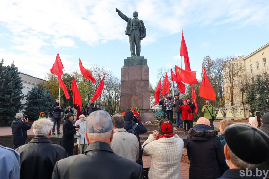 День Октябрьской революции отметили в Бресте